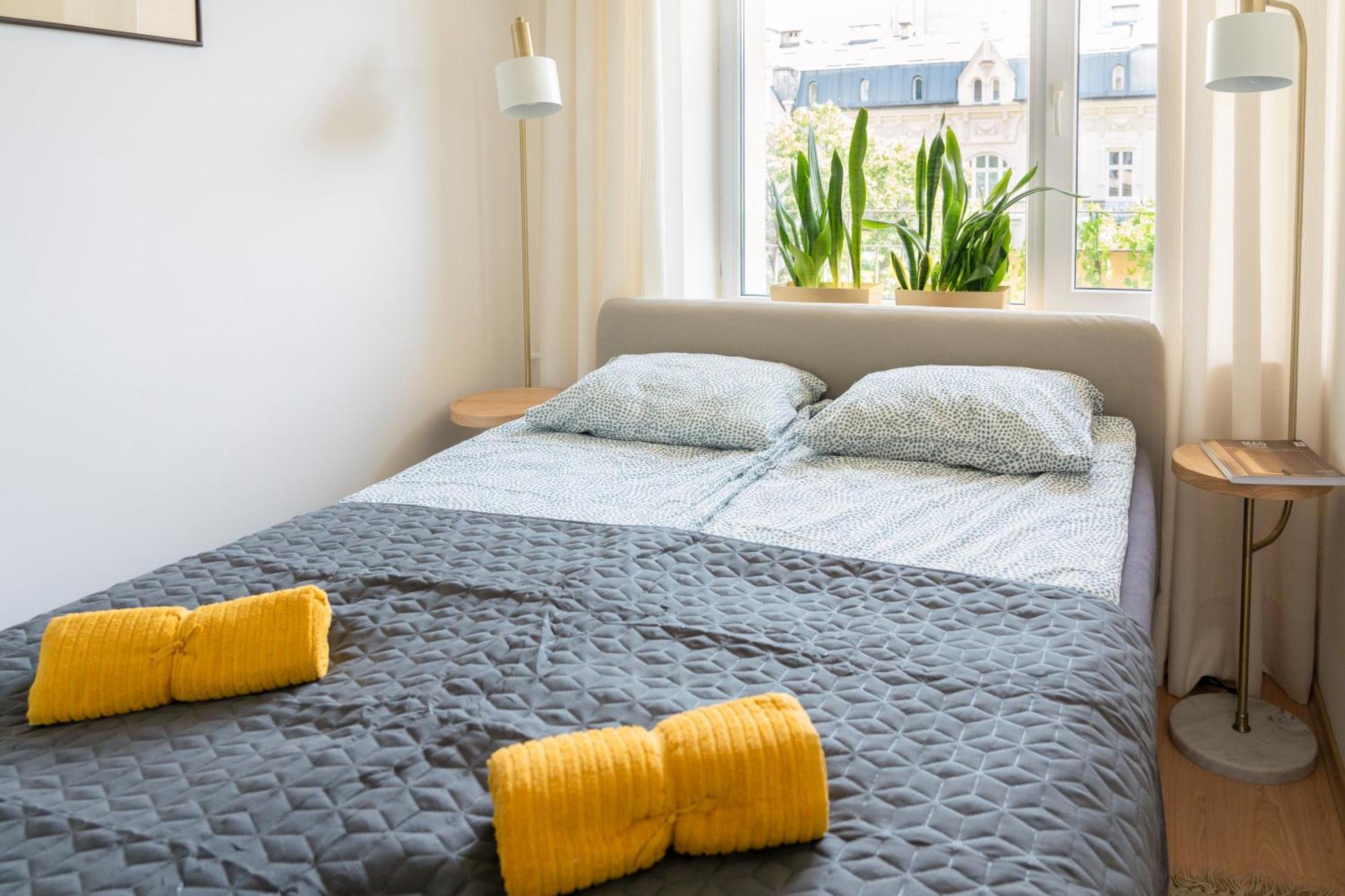 Greenpoint Hoza Apartment Warsawa Bagian luar foto
